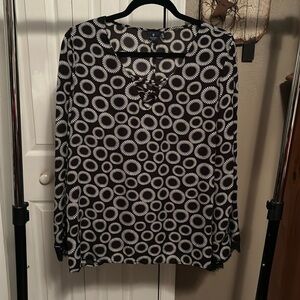 KAARI Blue Dress Blouse/ Size XL/ Color: Black and White